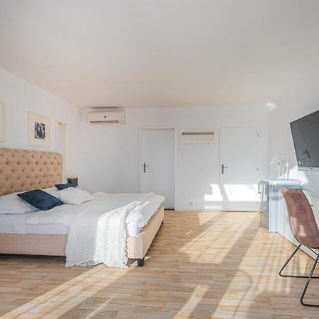 Apartment Jane Praga Esterno foto